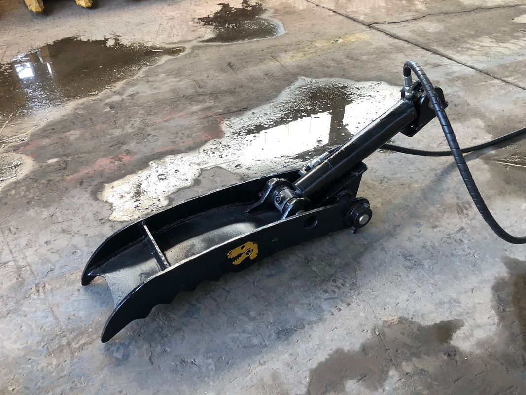 Installation facile de l'excavateur pouce de seau HARDOX450/500 pour les travaux de construction