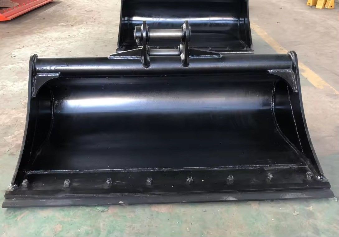 Bouteille de boue polyvalente pour excavatrice avec base à vis et lame de bouteille à vis