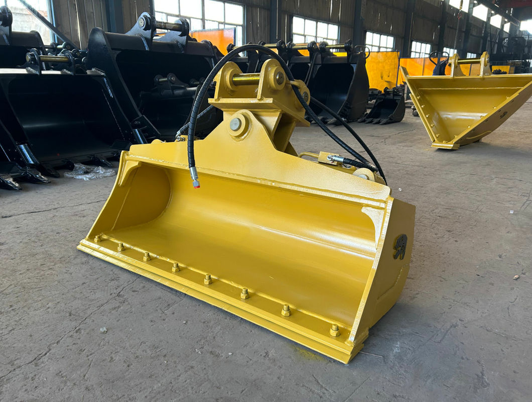 Un seau d'inclinaison durable pour excavatrice avec deux bords de coupe et une capacité de seau de 0,1-2,1 m3